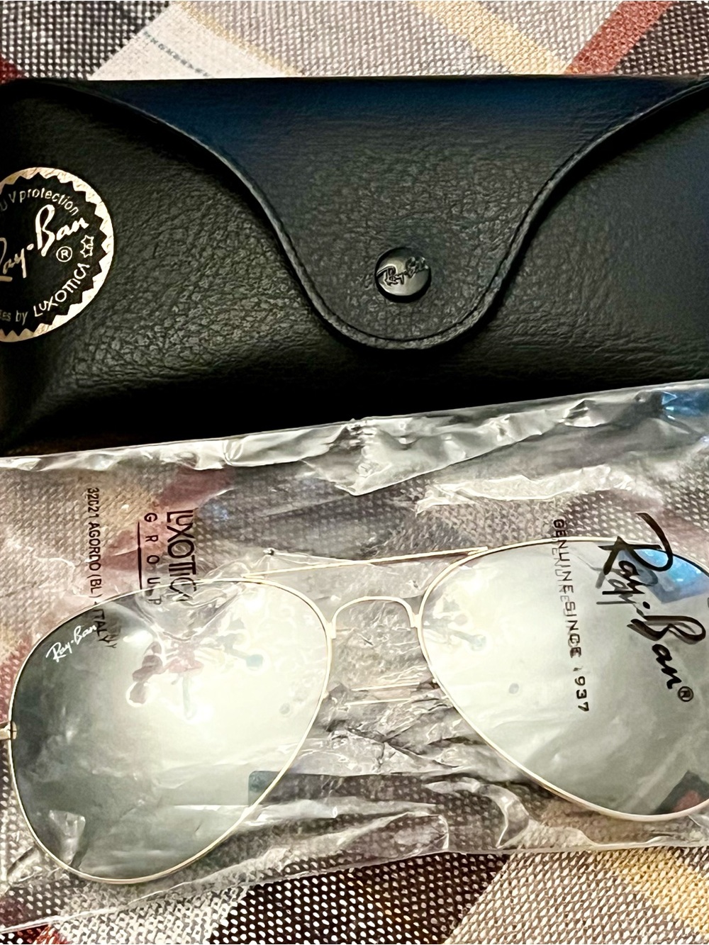 Ray-Ban Silver Aviator Sunglasses with Black Case